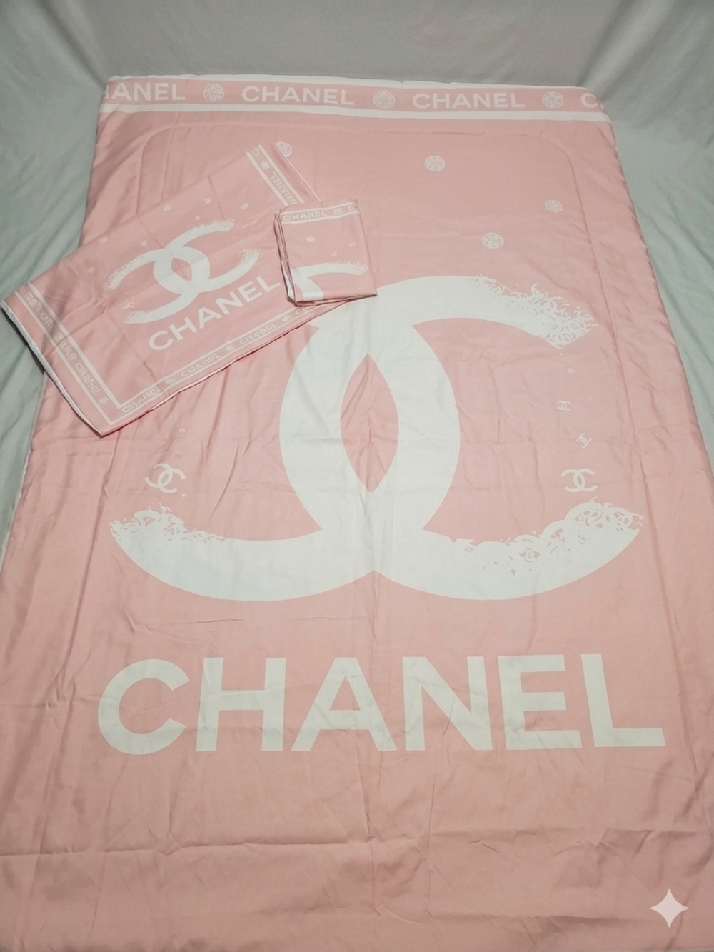 Pink Logo Comforter - 3 Peices - 2/Pillow Cases 1/Top Cover